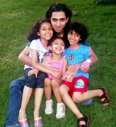 Badawi avec ses enfants